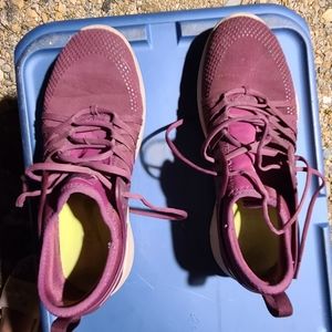 Women's Nike Tennis shoe